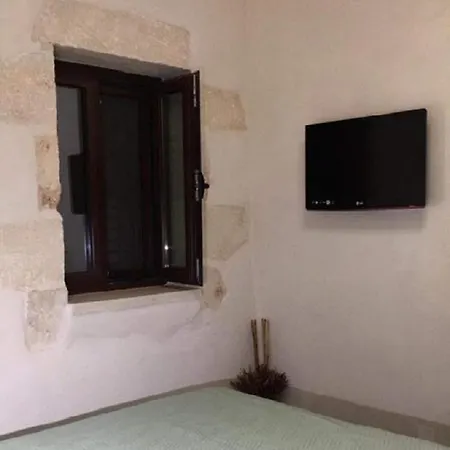 Iliopetra Villa *